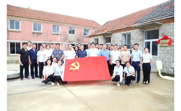 情系聯(lián)系村，共建顯擔(dān)當(dāng)——威海產(chǎn)投集團(tuán)開展“五個(gè)一”主題黨日活動(dòng)