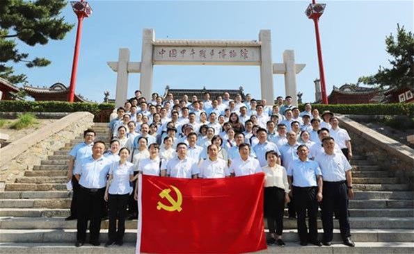 威海產(chǎn)投集團(tuán)開展慶“七一”系列活動